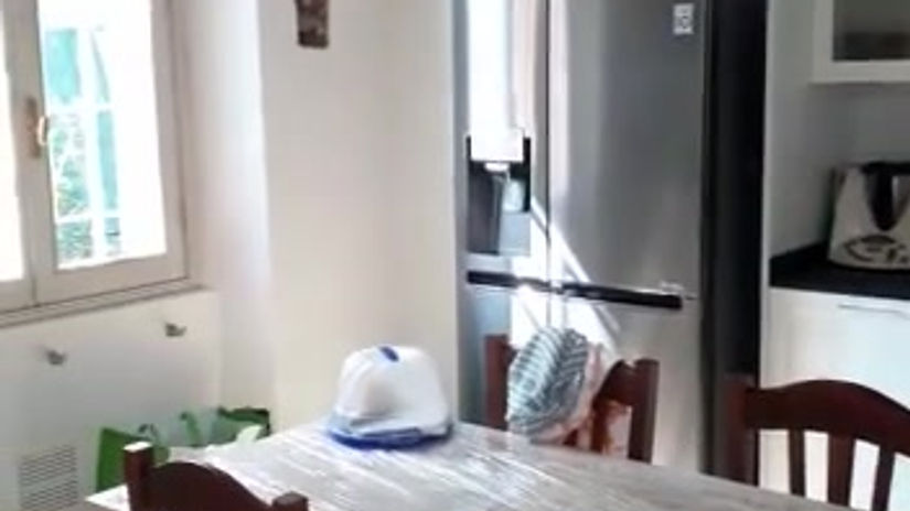 Video Cucina su misura completa di tavolo